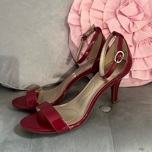 Bandolino Red ❤️ Patient Leather 2 inch heels 👠